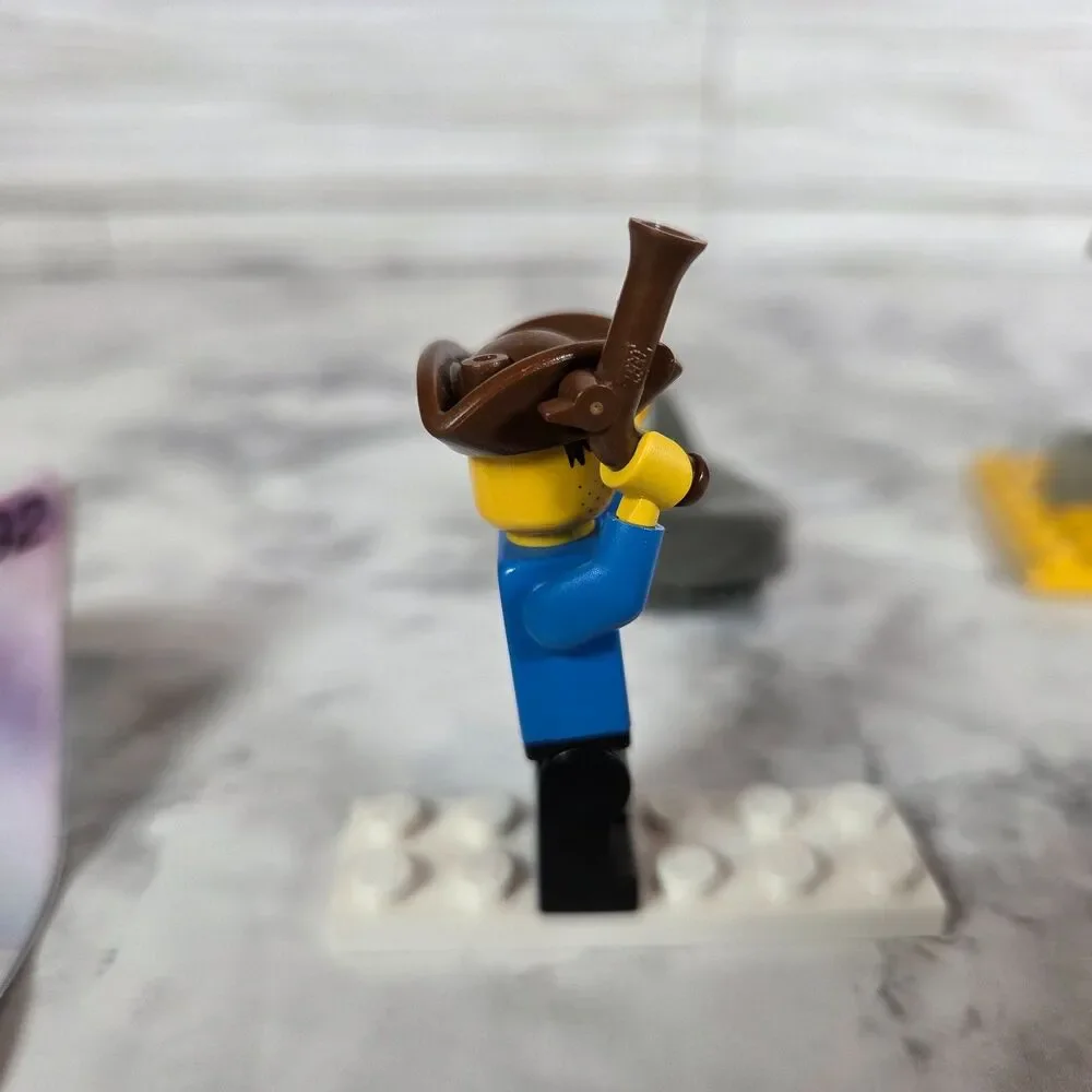 LEGO Pirates Battle Cove Set 1492 Complete Set With Manual and Polybag - Picture 6 of 9